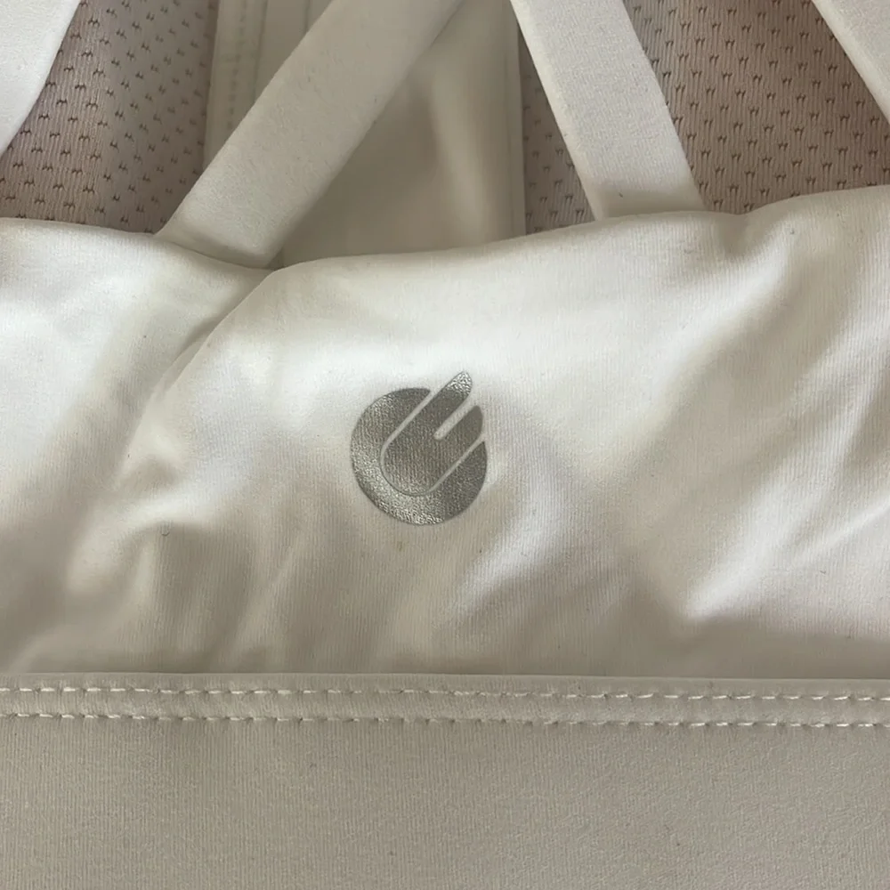 White Front Zip Sports BRA by Cordaw. High Support. Removable pads. Size L. New! - Picture 6 of 9